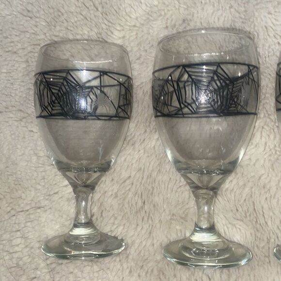 Set of Four Spider Web 🕷🕸Glasses! - Picture 2 of 9